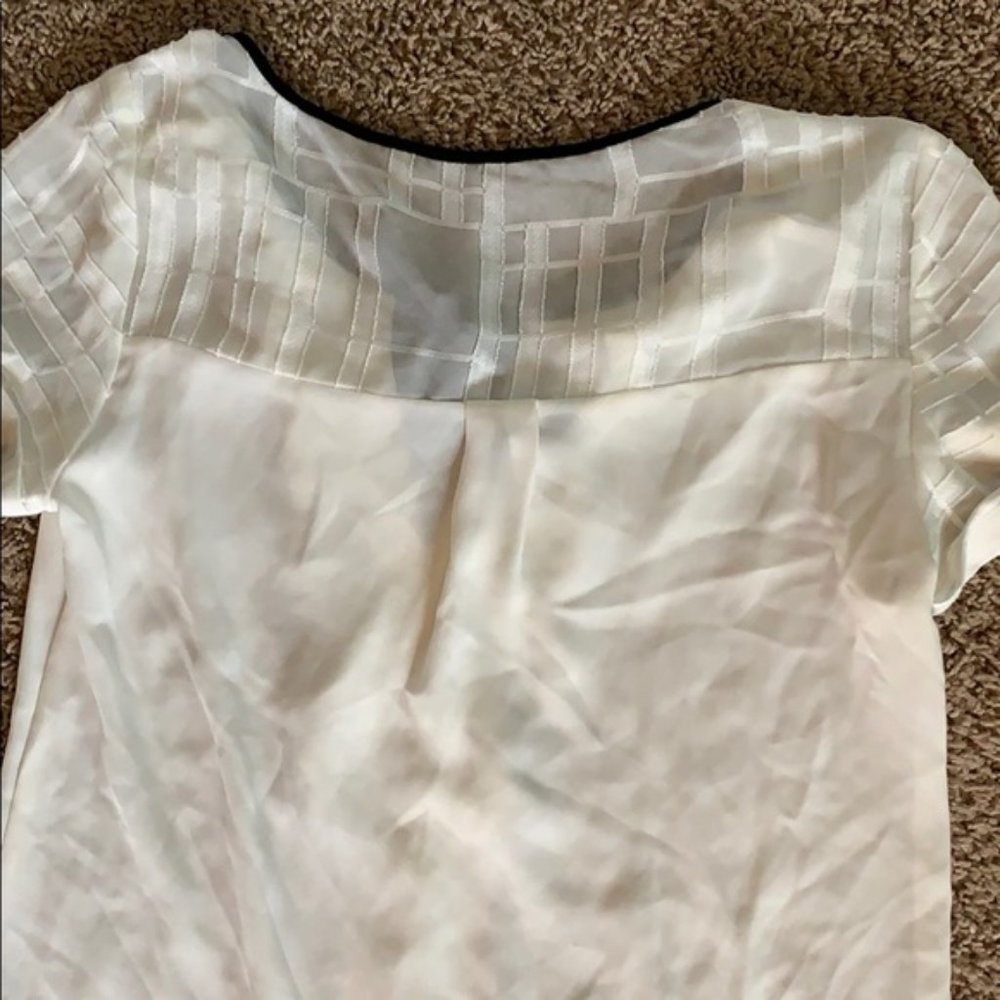 EXPRESS  women's blouse, sz XS.  off white and black - Picture 6 of 16